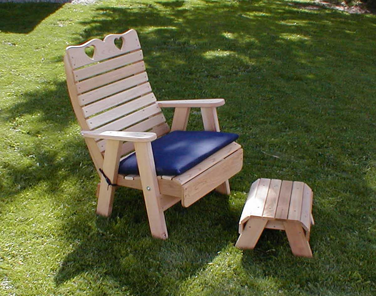 Creekvine Designs Cedar Royal Country Hearts Patio Chair & Footrest Set